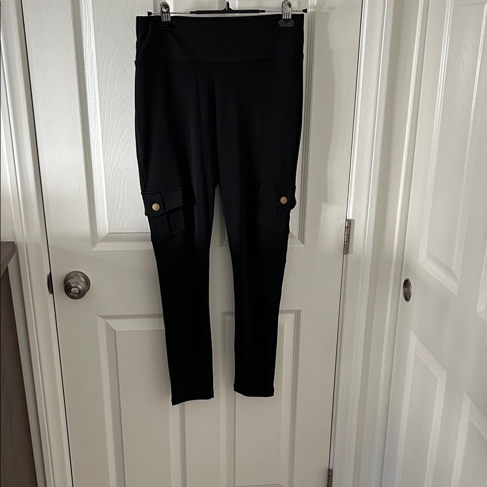 Source Unknown Women’s Black Cargo Leggings With Pockets, Size XL, NWOT